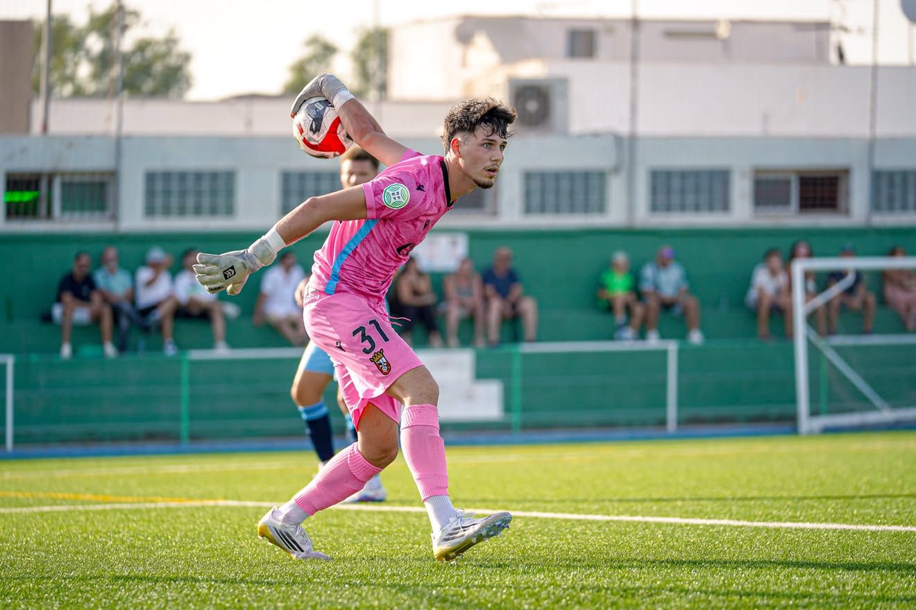 Nel González deja el Ceuta ‘B’ y jugará en la Tercera asturiana