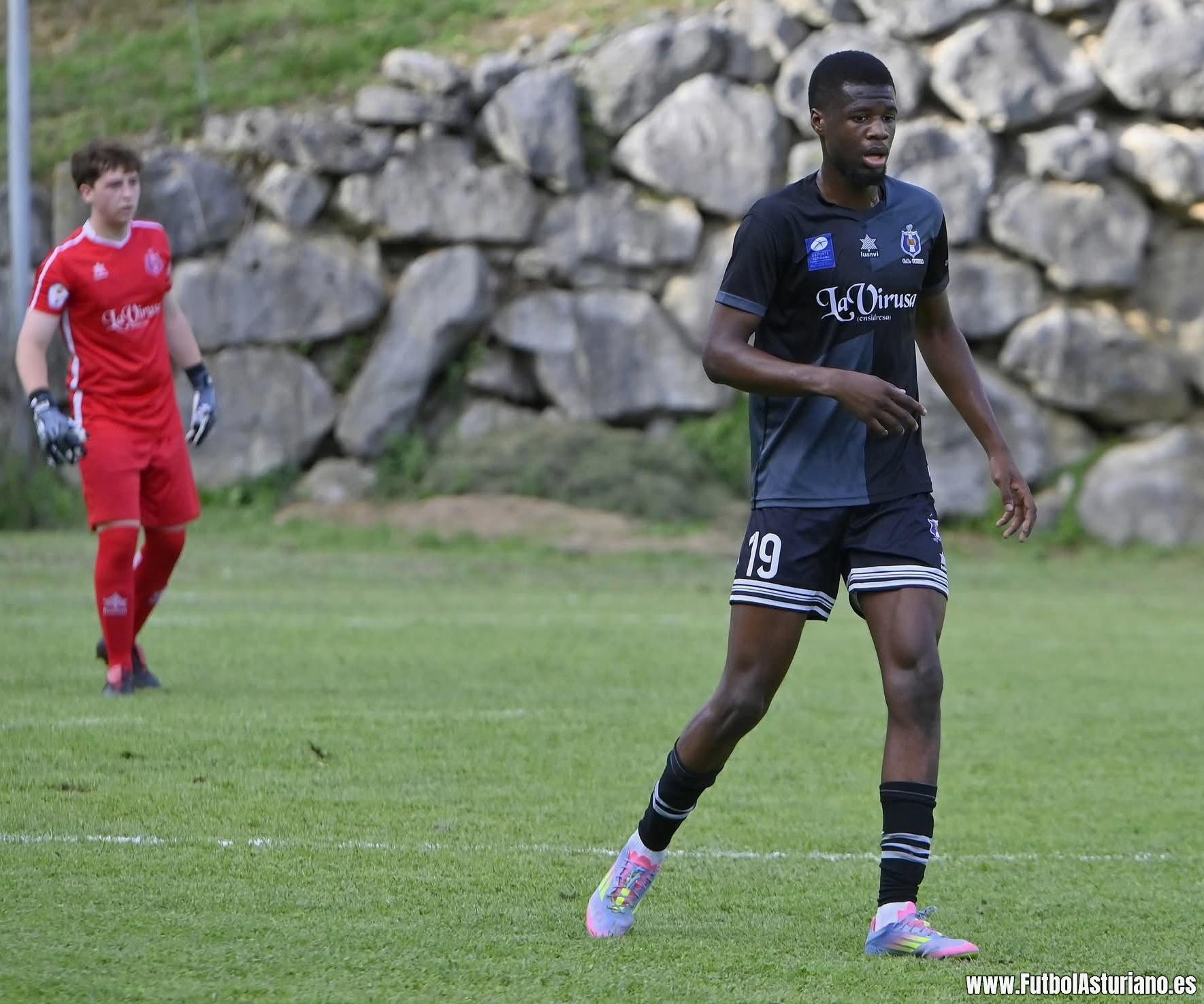 El Tuilla ficha a David Bakwamay